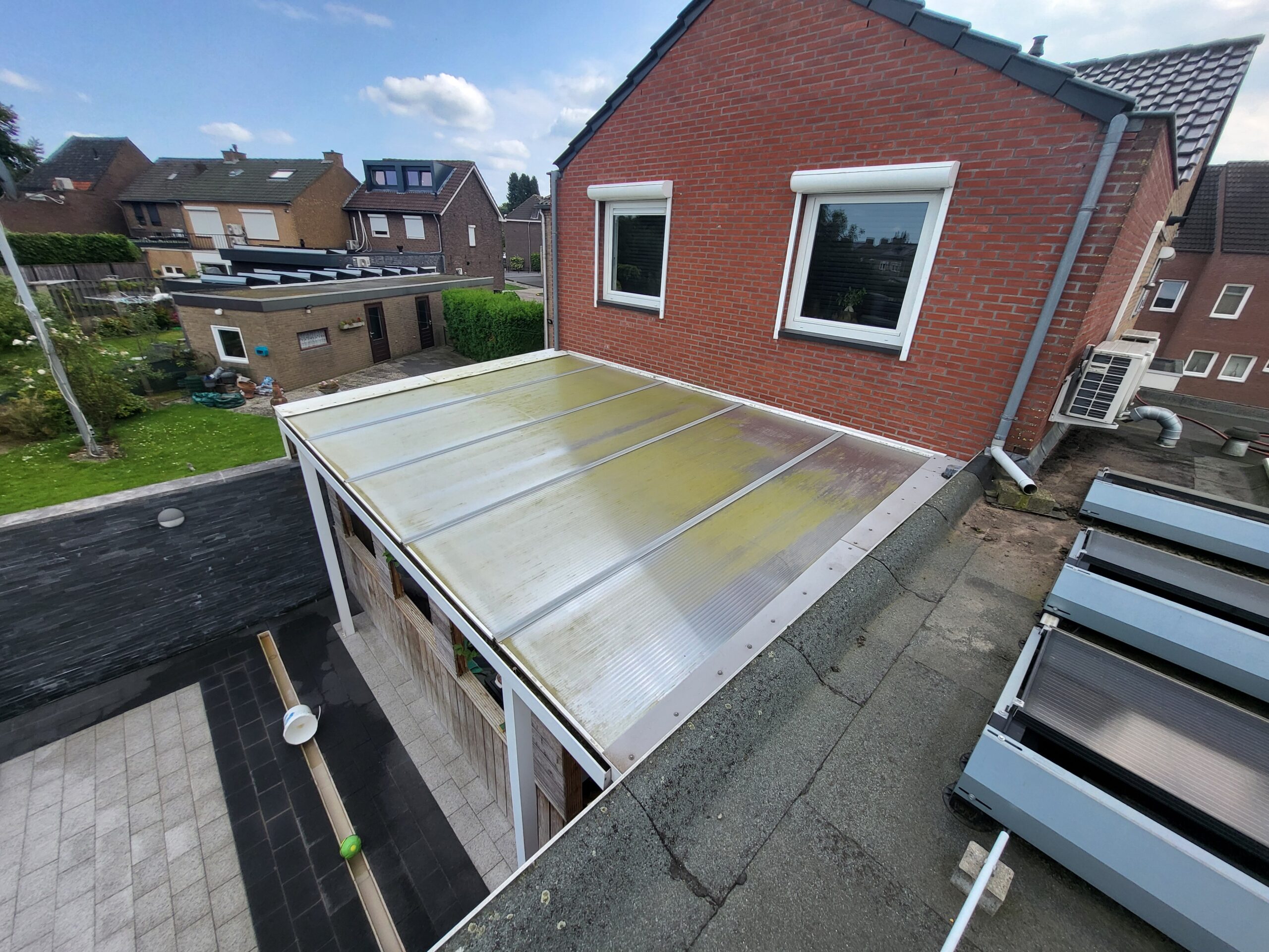 Overkapping reinigen in Limburg — na de werkzaamheden